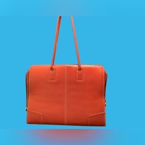 Targus introduces Jackie, a classic tote, attractive & loaded w/great features.
